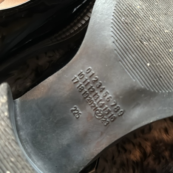 MARGIELA 35.5 Patent Leather Heels - Picture 2 of 4